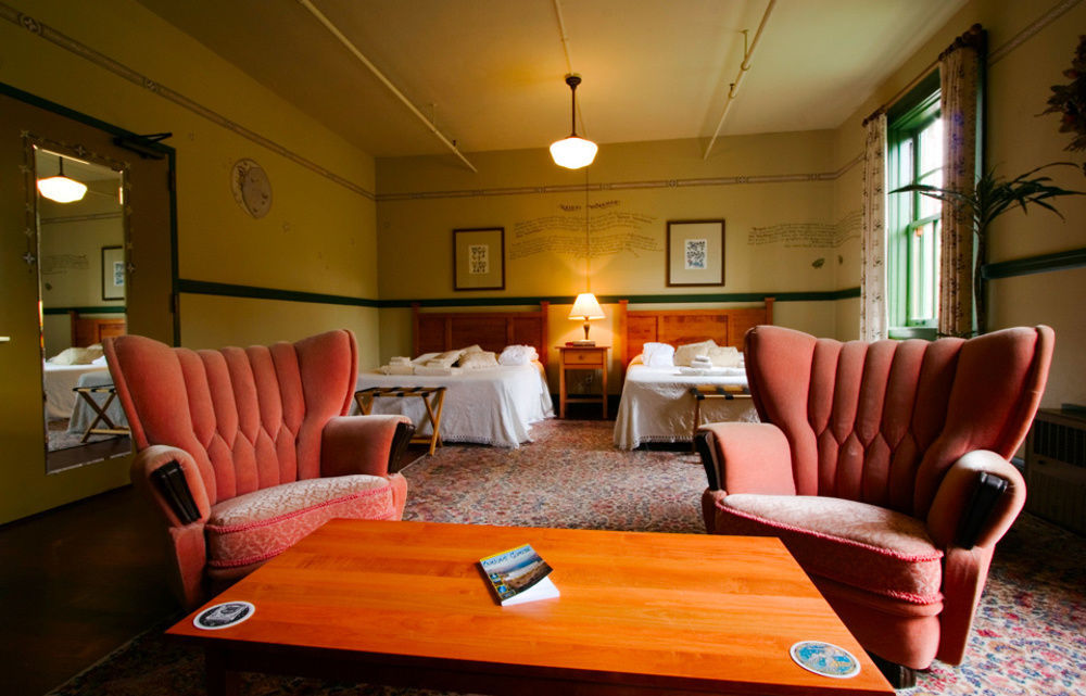 Mcmenamins Edgefield Hotel Траутдейл Екстериор снимка