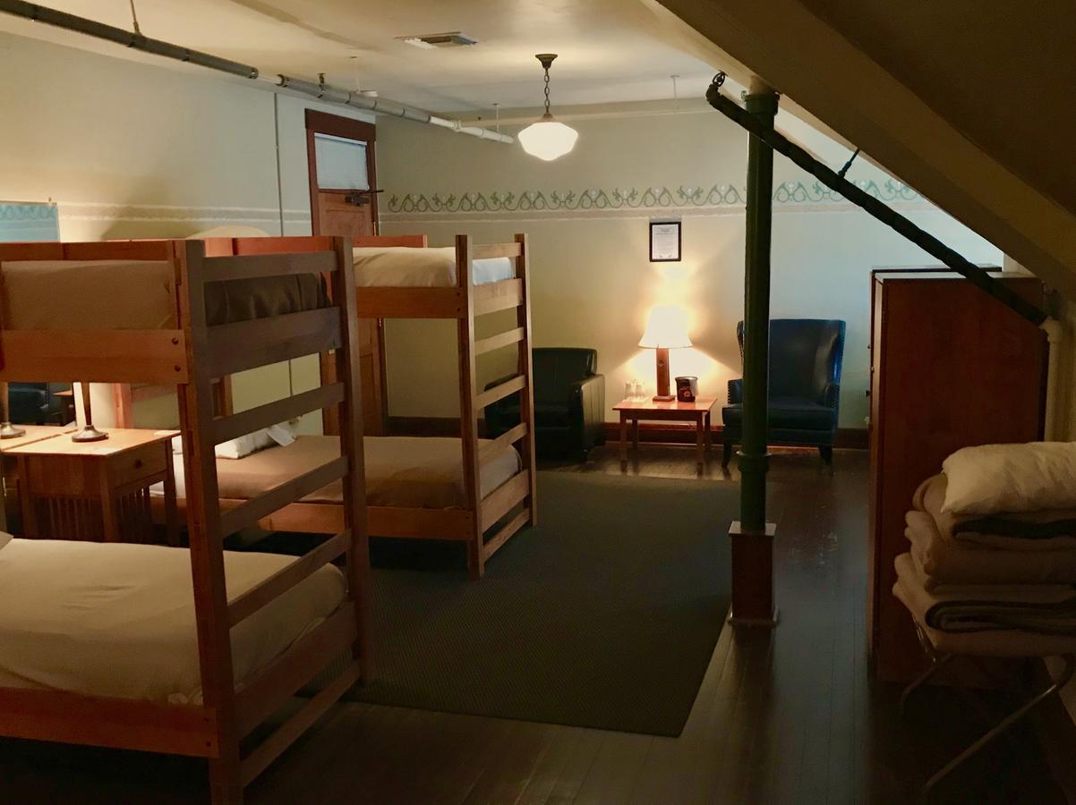 Mcmenamins Edgefield Hotel Траутдейл Екстериор снимка