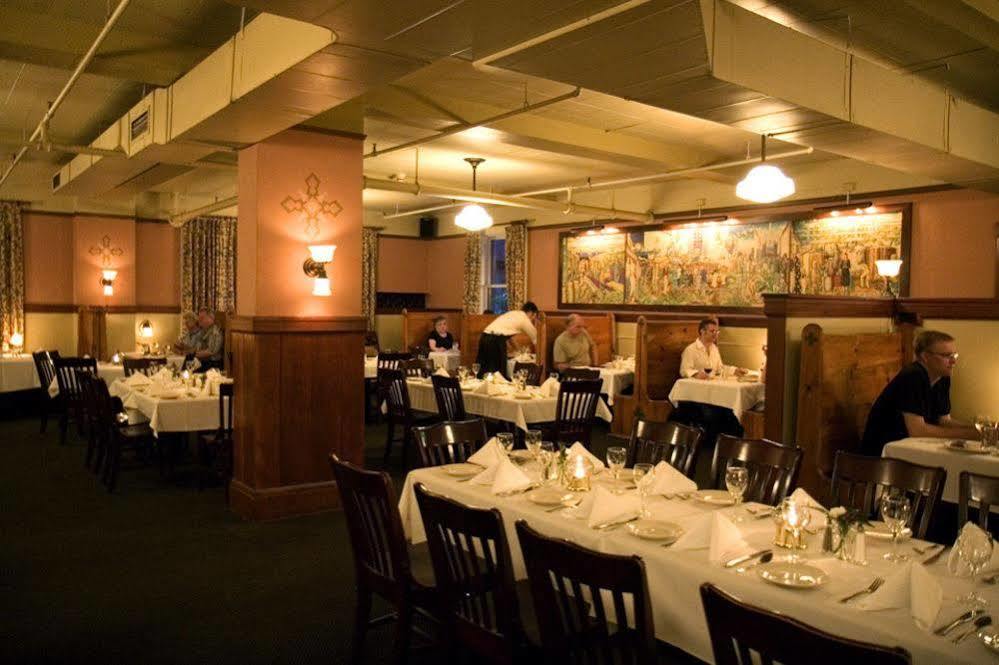 Mcmenamins Edgefield Hotel Траутдейл Екстериор снимка