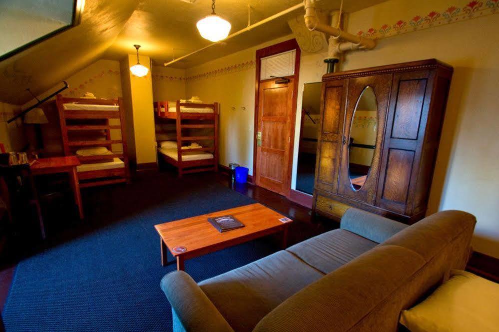 Mcmenamins Edgefield Hotel Траутдейл Екстериор снимка