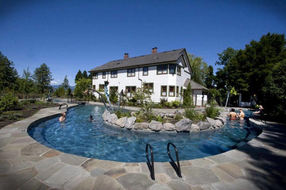 Mcmenamins Edgefield Hotel Траутдейл Екстериор снимка